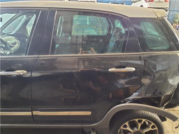 puerta trasera izquierda fiat 500l 330 2012