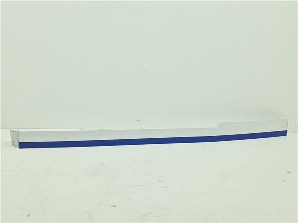 moldura puerta trasera derecha mercedes benz