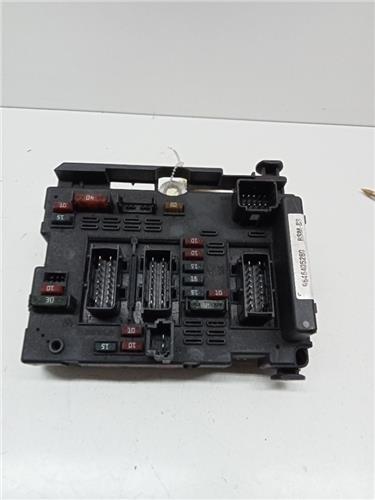 caja fusiblesrele peugeot 307 break sw s2 062