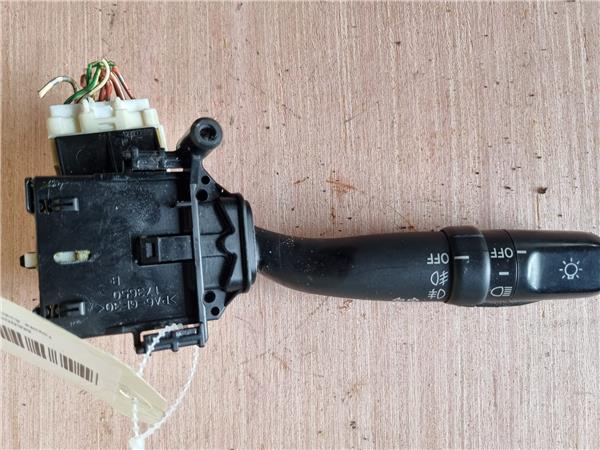 mando de luces toyota avensis berlina t25 200