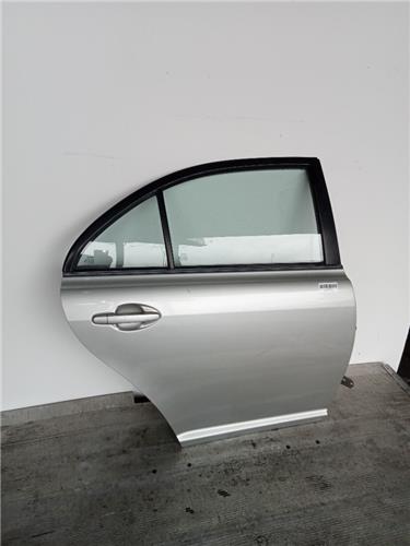 puerta trasera derecha toyota avensis berlina
