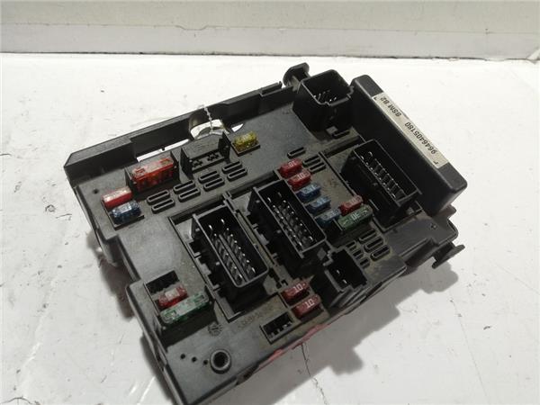 caja fusiblesrele peugeot 307 break sw s1 042