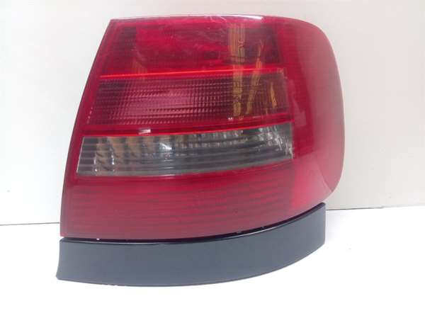 piloto trasero derecho audi a4 berlina b5 021