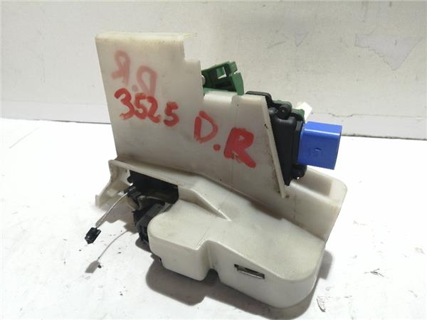 cerradura puerta delantera derecha volkswagen polo iv (9n1)(11.2001 >) 1.4 16v