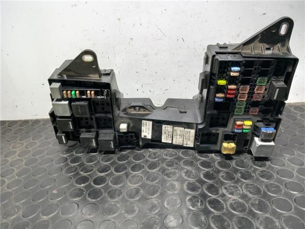 caja fusiblesrele jaguar xf 2008 30 v6 diese