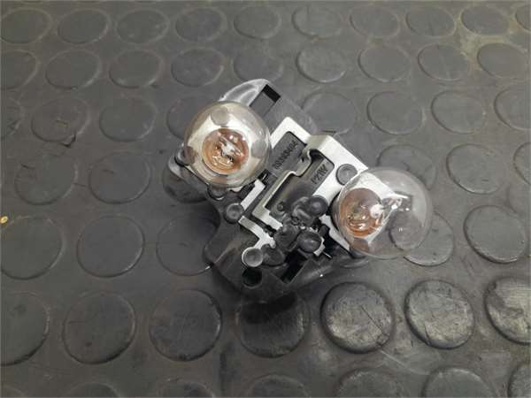 portalampara porton trasero derecho seat exeo