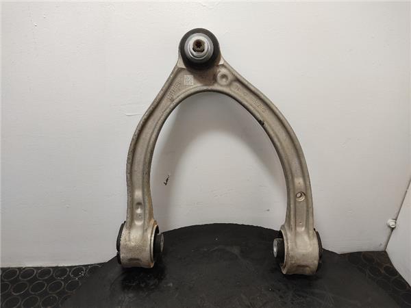 brazo superior delantero derecho mercedes ben