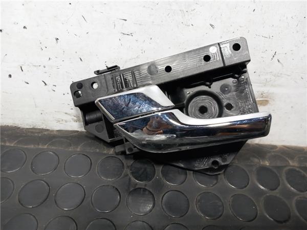 manilla interior puerta trasera izquierda jag