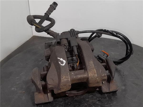 pinza freno trasero derecha mercedes benz cla