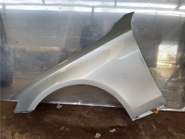 aleta delantera izquierda mercedes benz clase