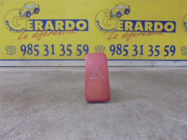 interruptor luces emergencia toyota auris e15