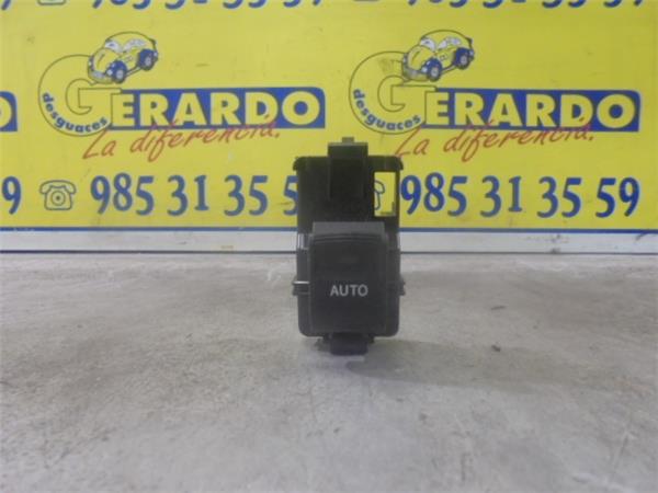 mando elevalunas trasero izquierdo toyota aur