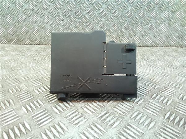 caja reles opel astra j berlina 5p 122009 16