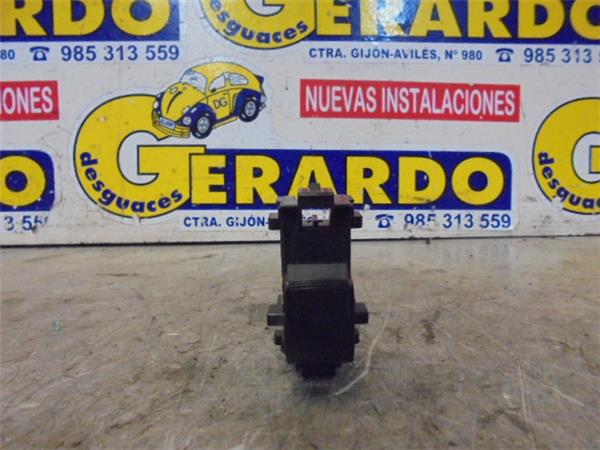 mando elevalunas delantero derecho toyota aur