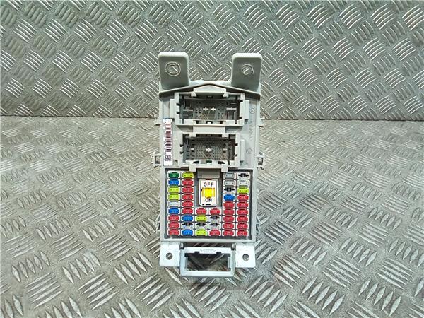 caja reles hyundai i20 gb 2014 10 essence lx