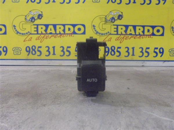 mando elevalunas trasero derecho toyota auris