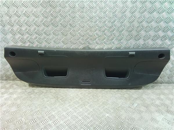 guarnecido porton trasero hyundai i20 gb 2014