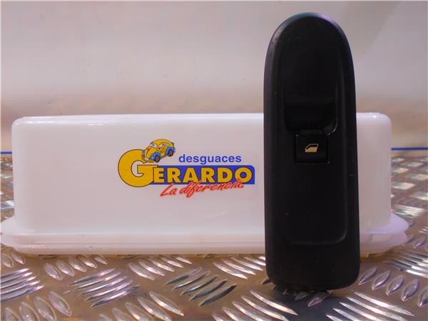 mando elevalunas delantero derecho peugeot 30