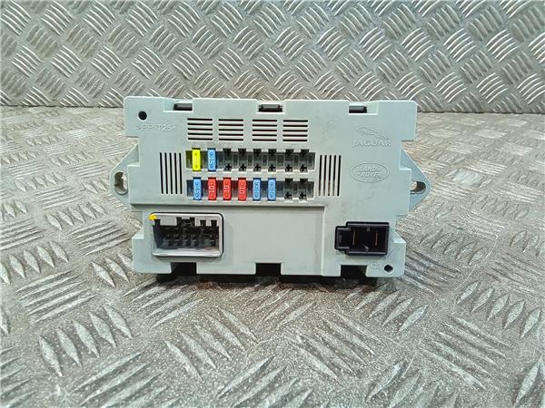 caja reles land rover range rover evoque 2011