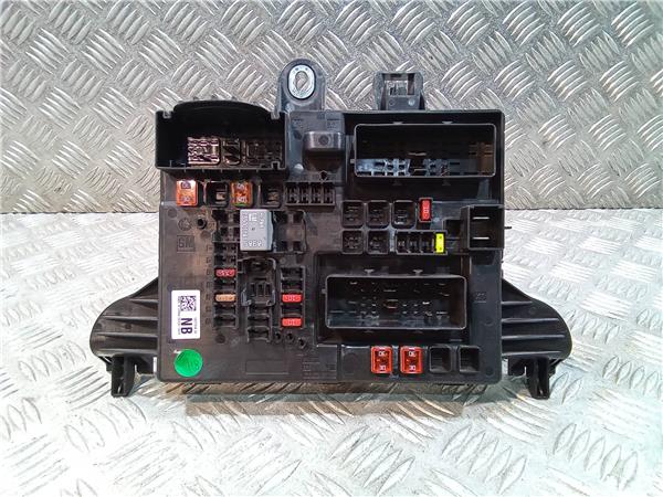 caja reles opel insignia sports tourer 2008