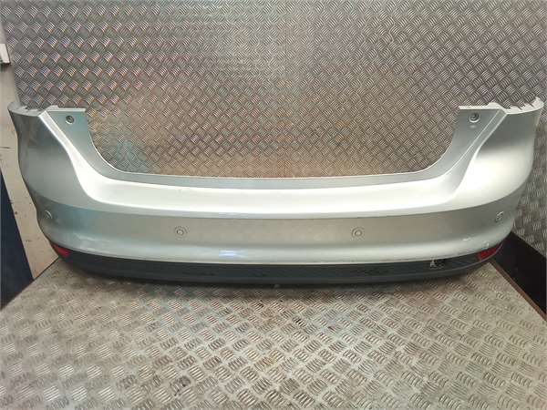 paragolpes trasero ford focus berlina cb8 201