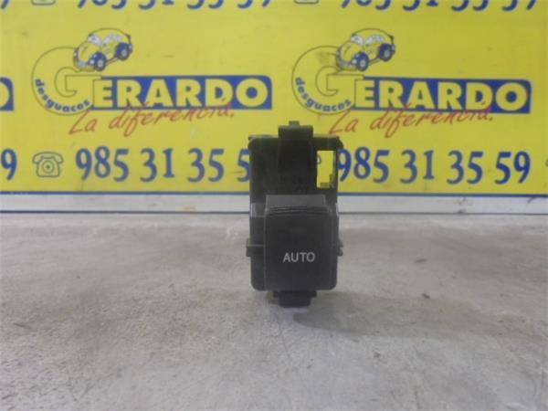 mando elevalunas delantero derecho toyota aur