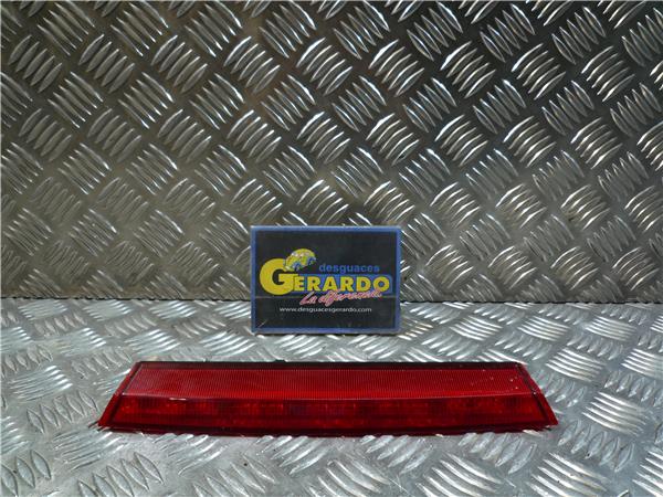 luz central de freno toyota corolla touring s