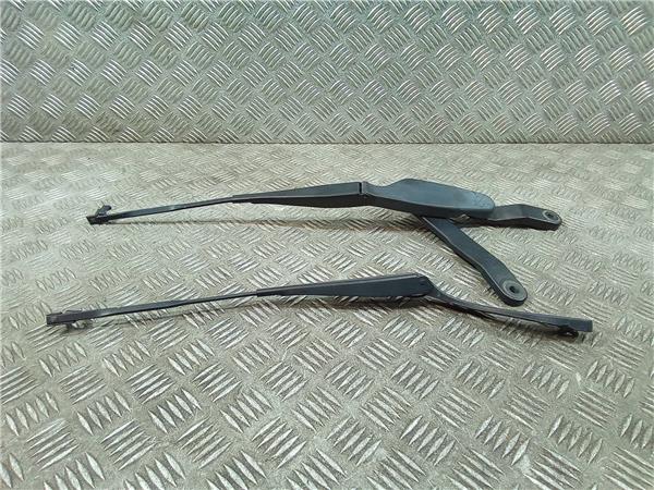 brazo limpiaparabrisas delantero derecho merc