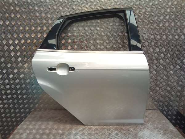 puerta trasera derecha ford focus berlina cb8