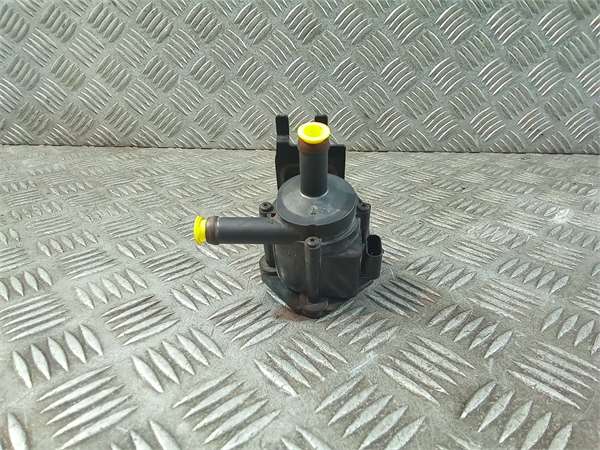 bomba de agua ford focus berlina cb8 2010  10