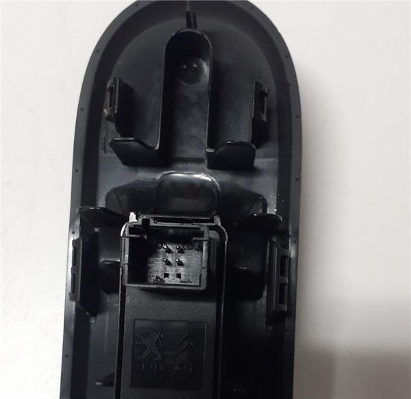 mando elevalunas delantero derecho peugeot 30