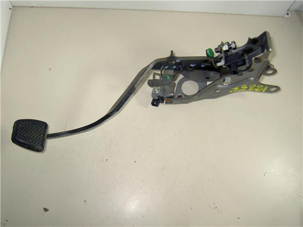 pedal embrague toyota auris e15 102006  13 ba