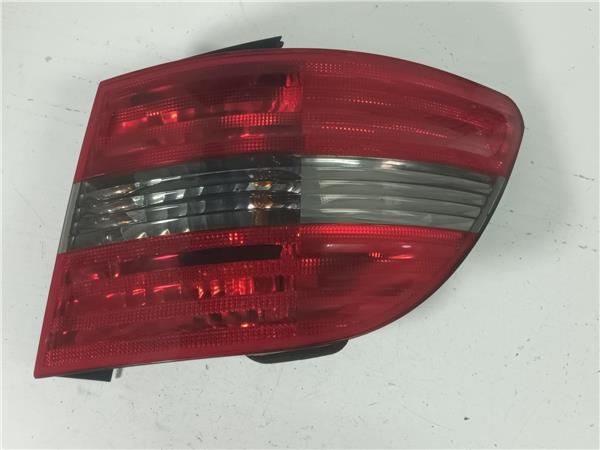 piloto trasero derecho mercedes benz clase b