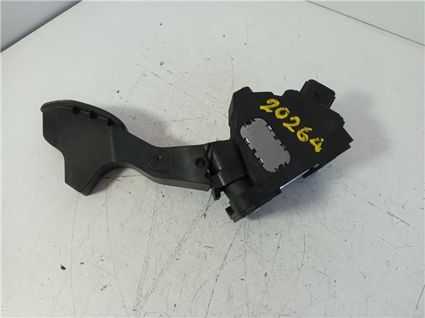 pedal acelerador toyota yaris xp13 2017 hibr