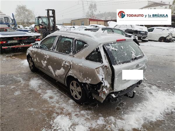 puerta trasera izquierda kia ceed sportswagon