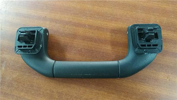 asidero superior delantero izquierdo mercedes