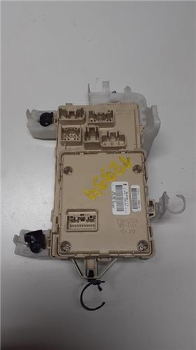 caja reles toyota corolla verso r1 2004  22 d