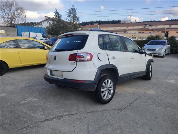 porton trasero volkswagen tiguan 5n2 022011 