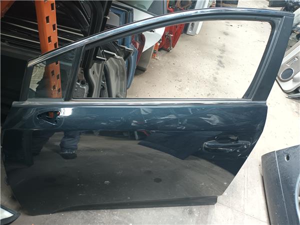 puerta delantera izquierda toyota avensis t27