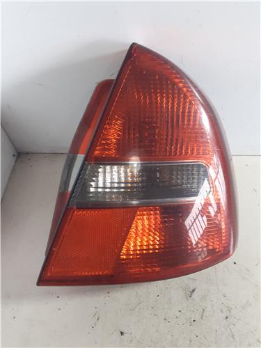 piloto trasero izquierdo mitsubishi carisma b