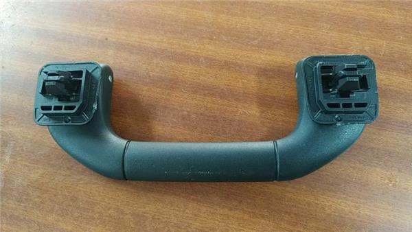 asidero superior delantero derecho mercedes b