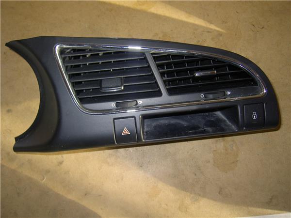 interruptor luces emergencia peugeot 3008 052