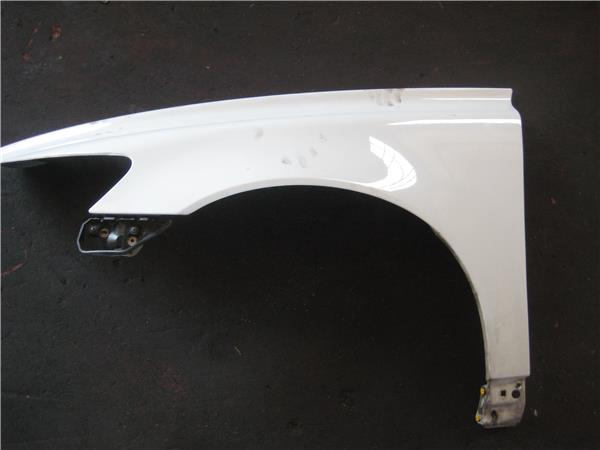 aleta delantera izquierda volvo v50 familiar