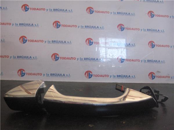 maneta exterior delantera derecha mercedes be