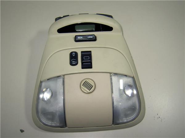 luz delantero central techo mercedes benz cla