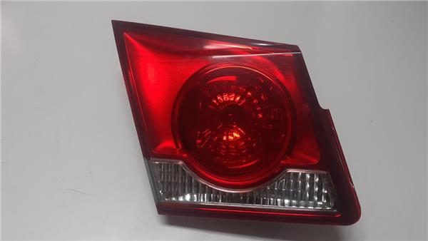 piloto porton trasero izquierdo chevrolet cru