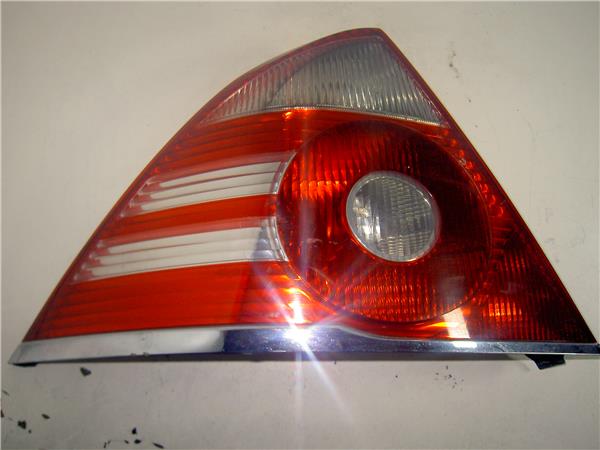 piloto trasero izquierdo ford mondeo berlina