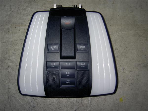 luz delantero central techo mercedes benz cla