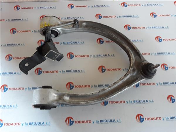 brazo superior delantero izquierdo mercedes b