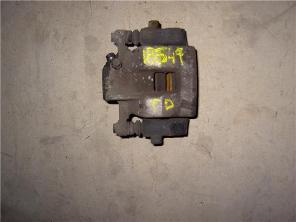 pinza freno trasero derecha toyota verso aur2